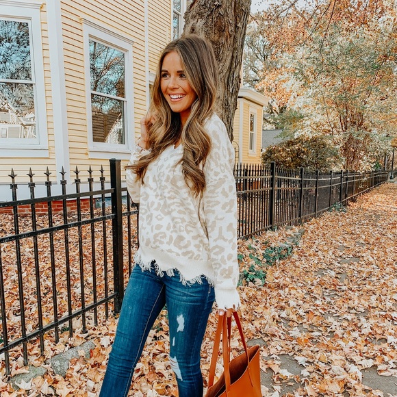 SOLD Cream Leopard Sweater - Picture 1 of 1